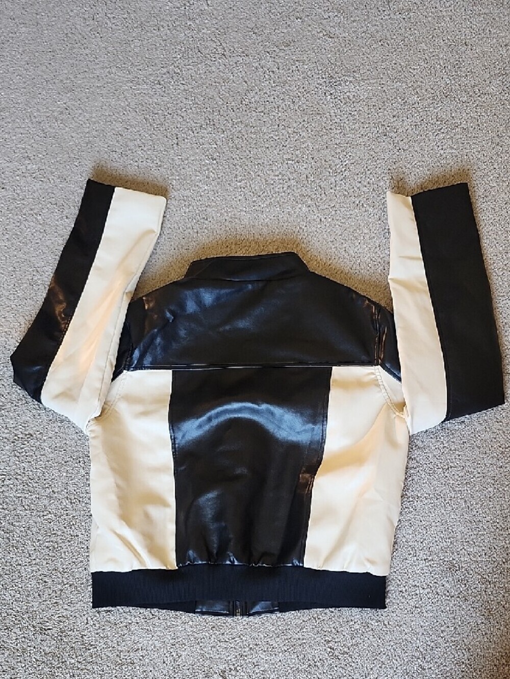 Black & Cream Colorblock Women's Bomber Jacket B. - Picture 7 of 7